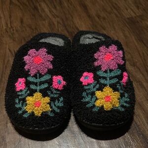Natural life slippers